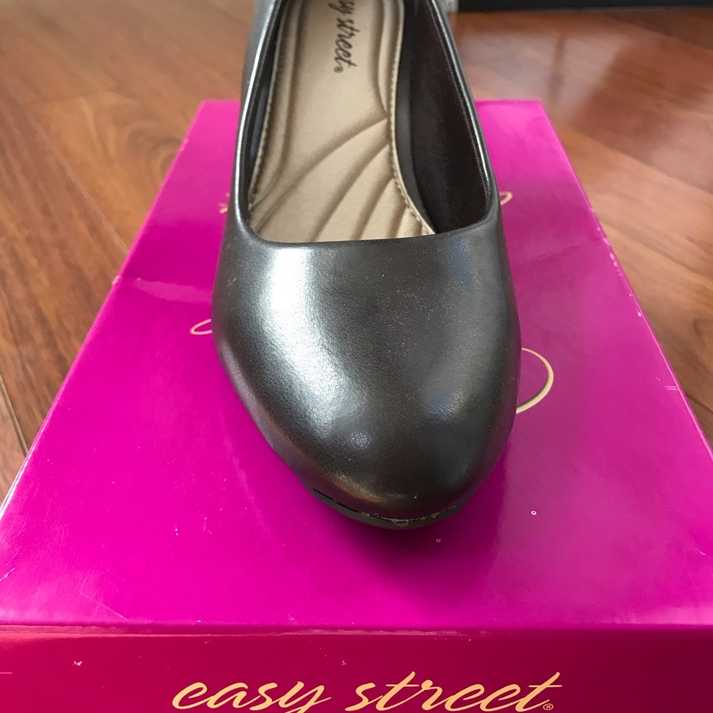 Easy street pumps Dark Brown 9.5M